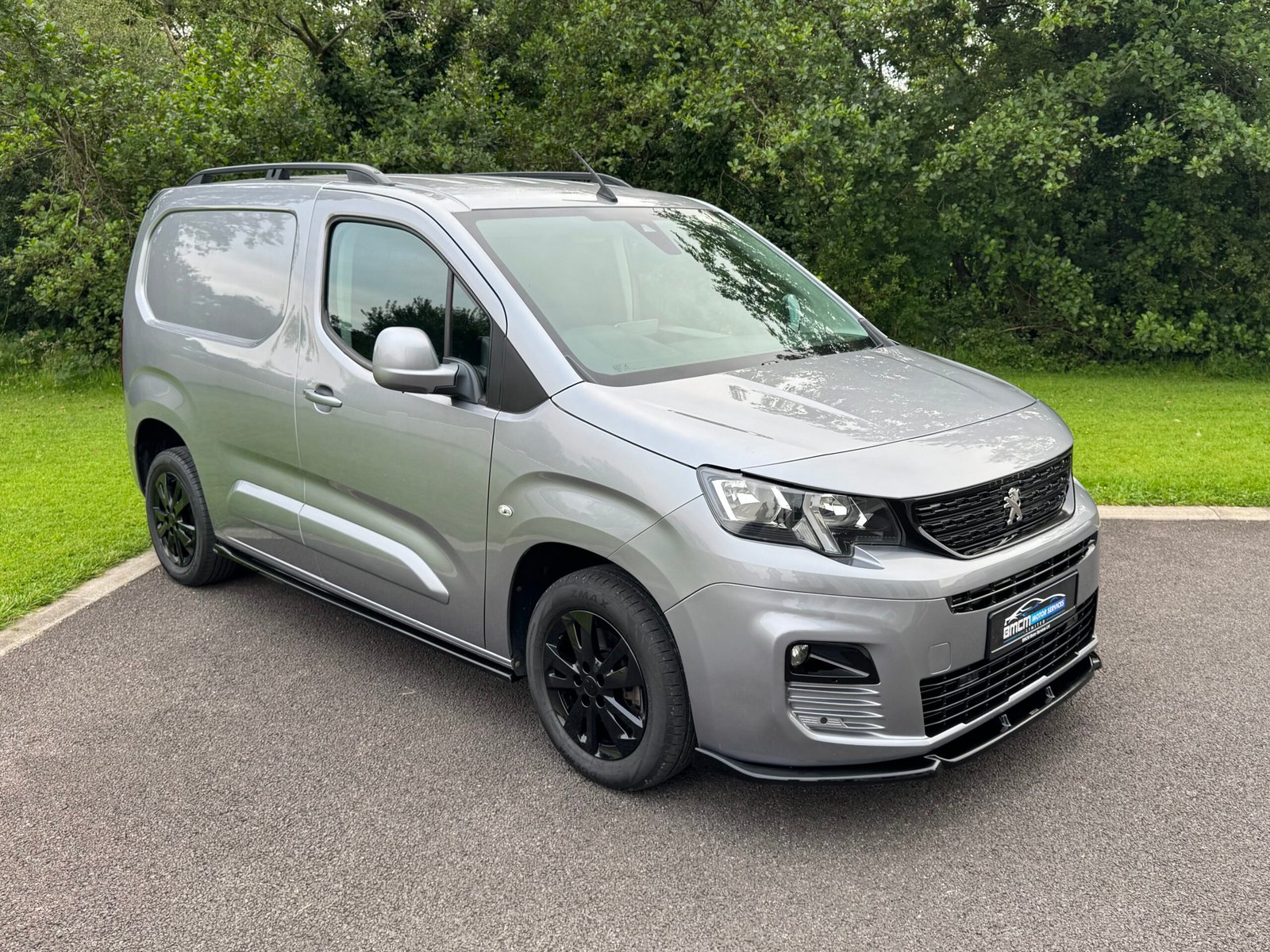 2019 (192) Peugeot Partner Professional - Image 2