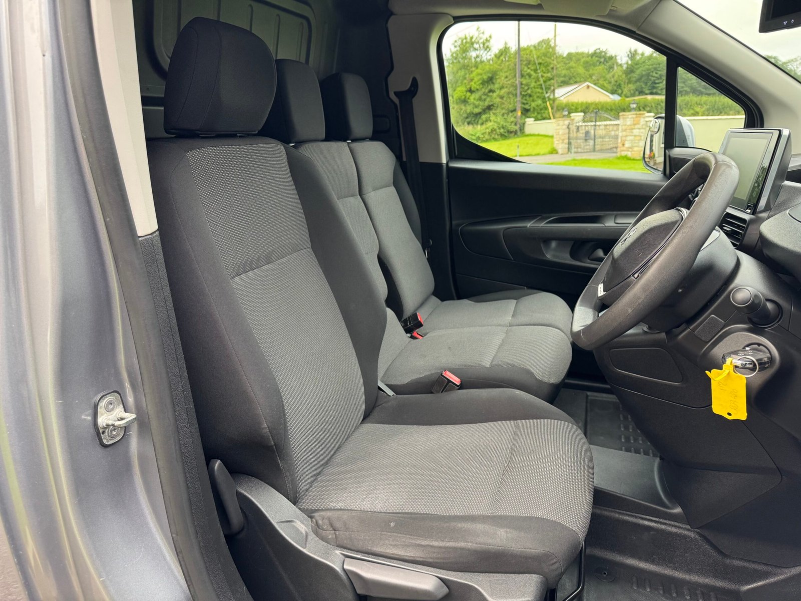 2019 (192) Peugeot Partner Professional - Image 13