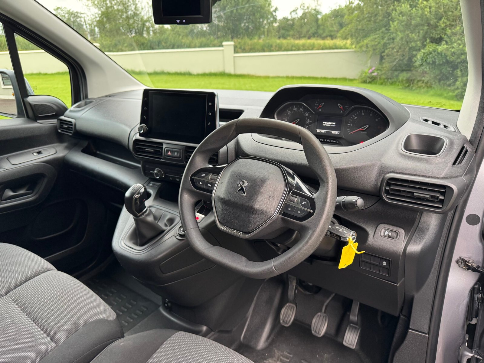 2019 (192) Peugeot Partner Professional - Image 14