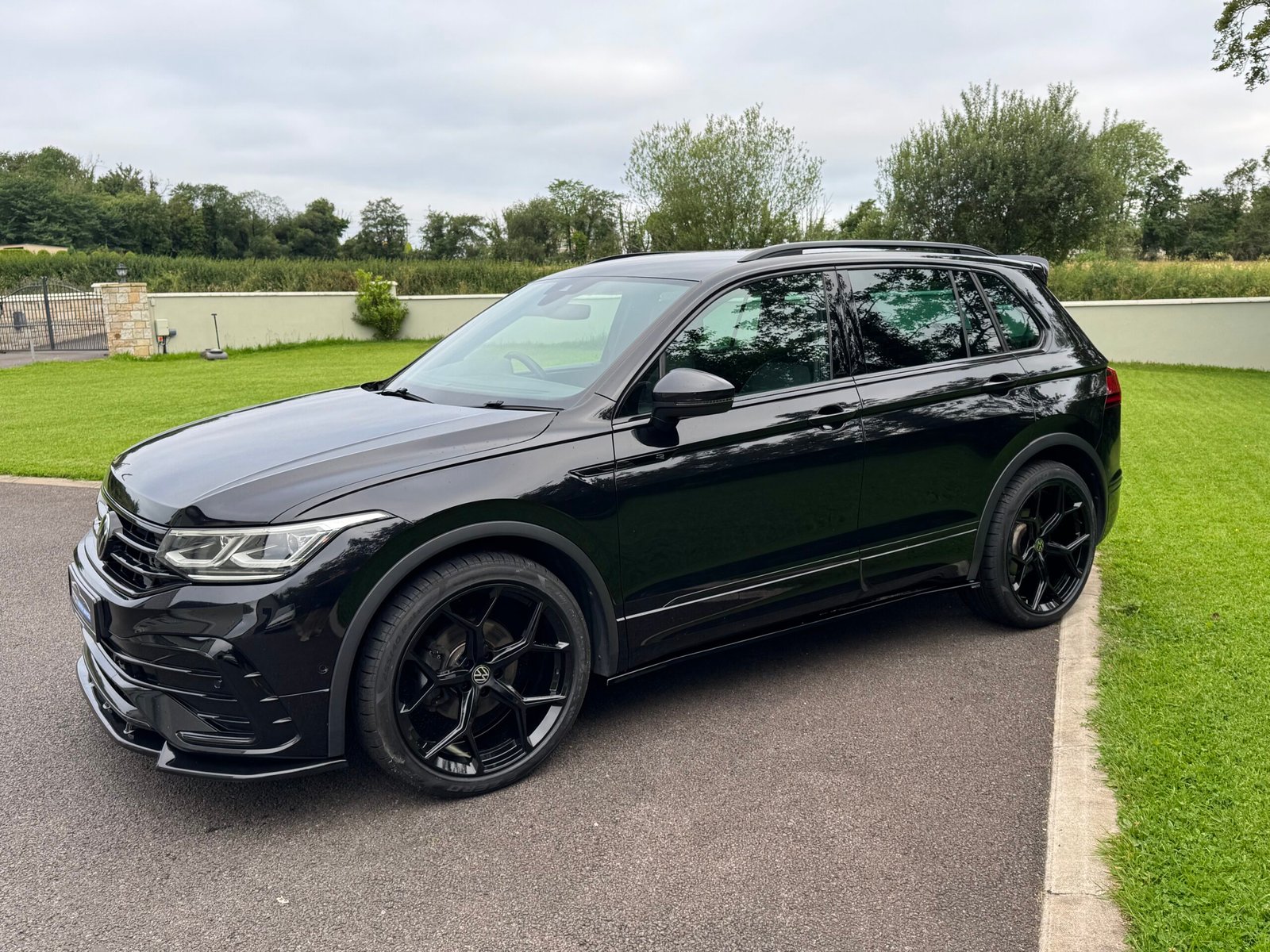 2023 (231) Volkswagen Tiguan R-Line DSG - Image 7