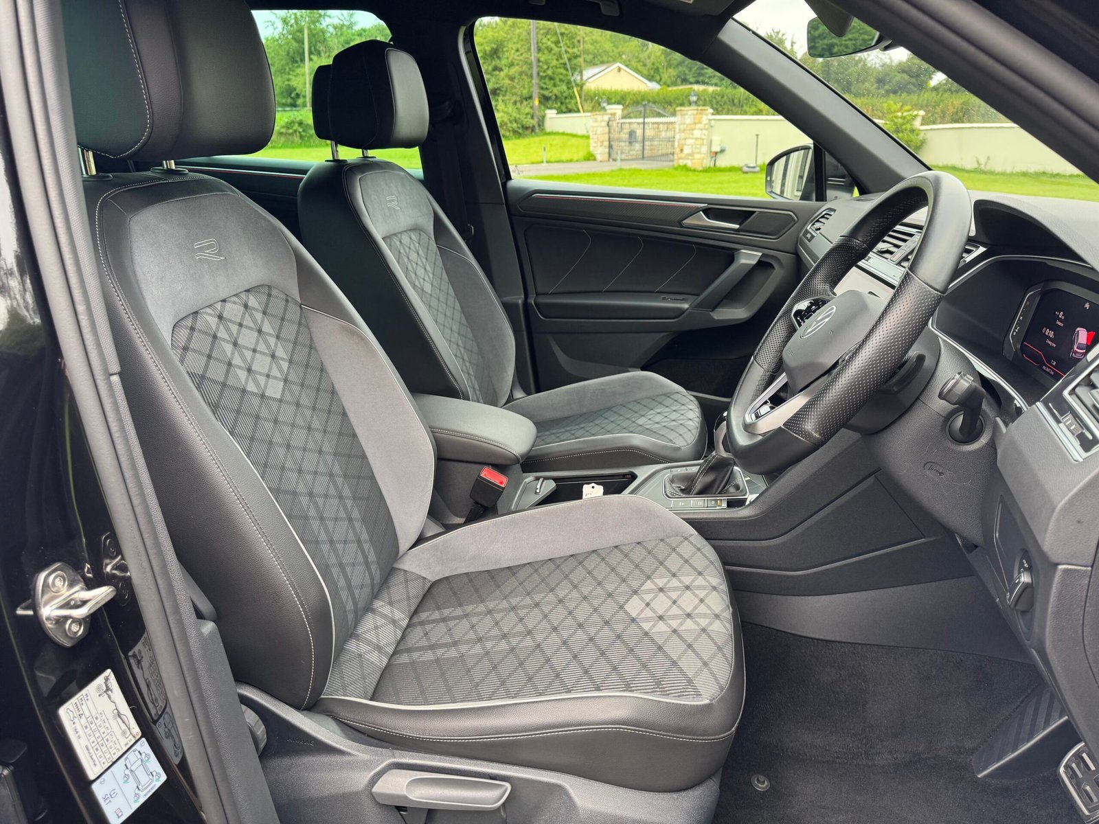 2023 (231) Volkswagen Tiguan R-Line DSG - Image 9