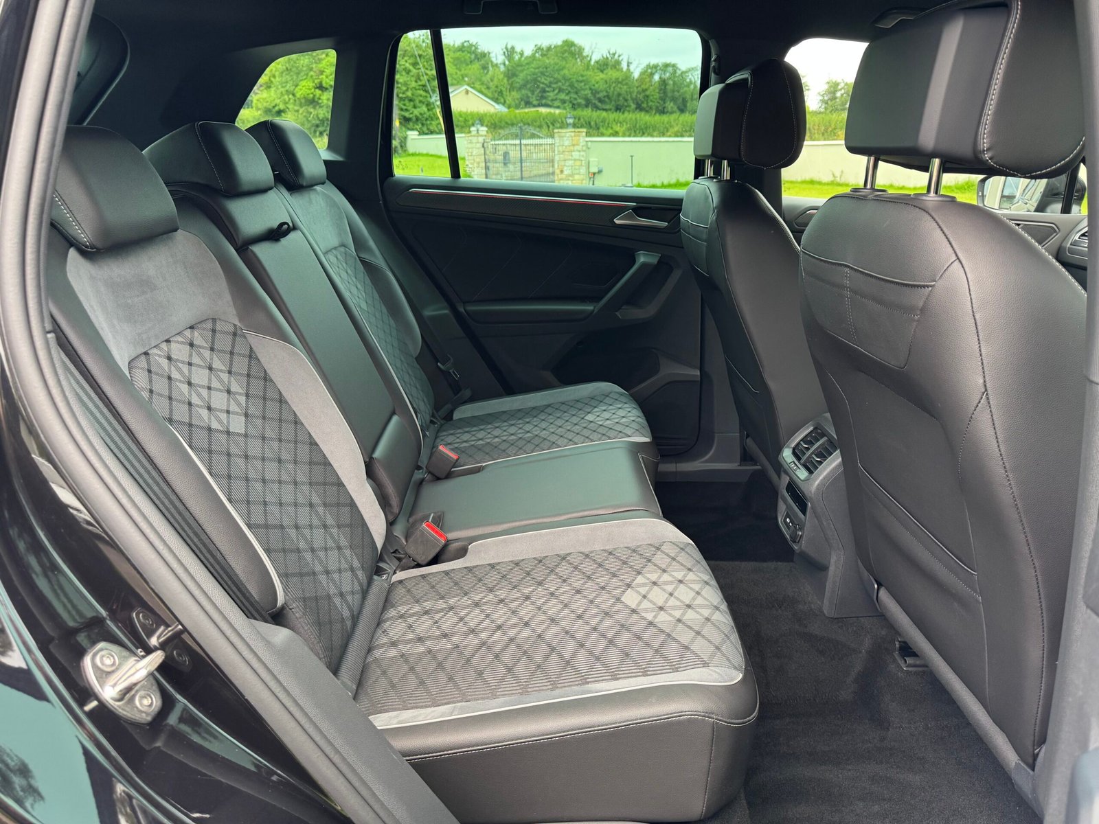 2023 (231) Volkswagen Tiguan R-Line DSG - Image 11