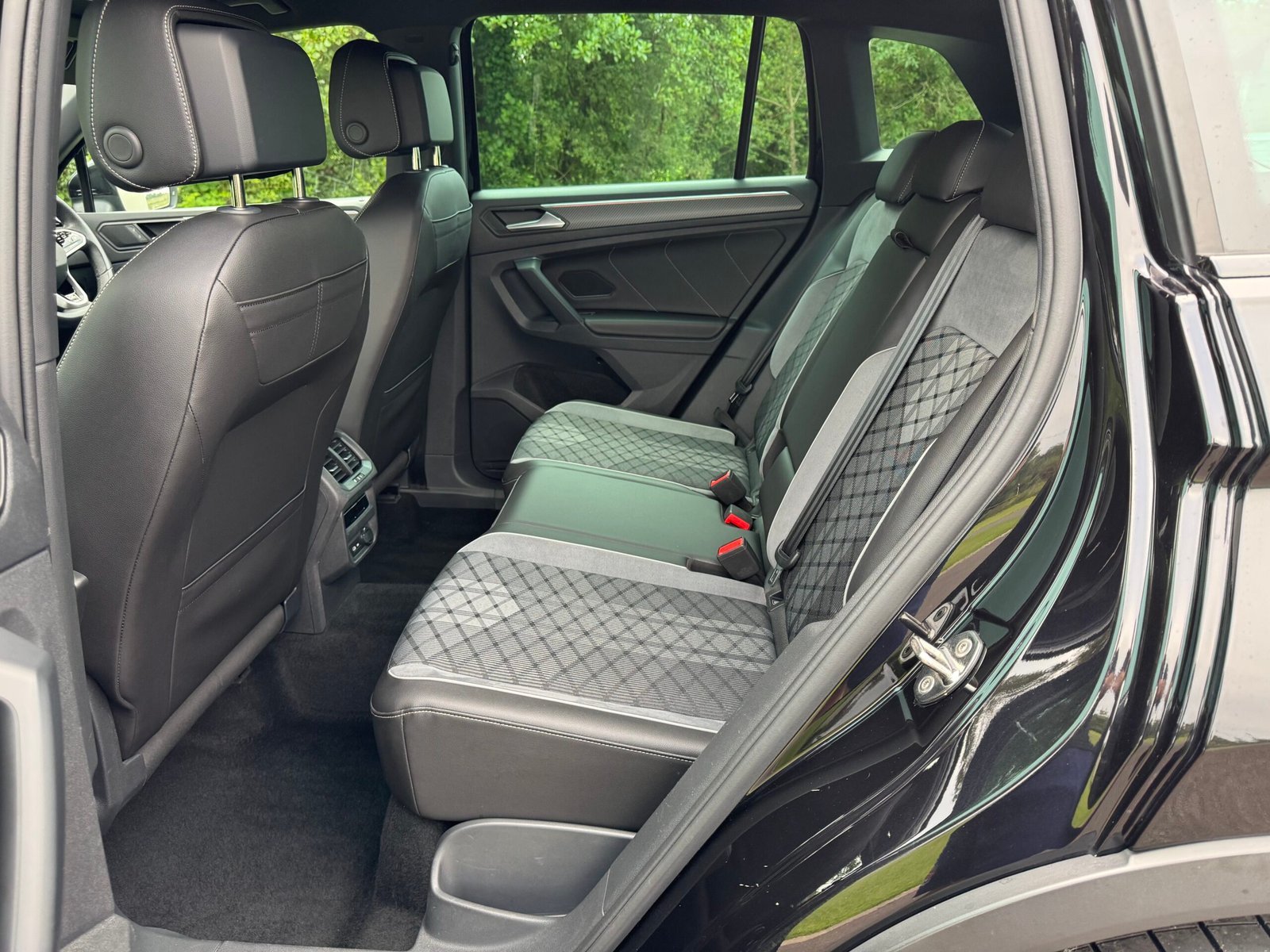 2023 (231) Volkswagen Tiguan R-Line DSG - Image 12
